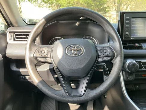 Used 2022 Toyota RAV4 LE image 19