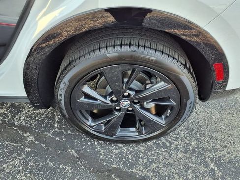 Used 2023 Buick Envision Essence w/ Sport Touring Package AWD/4WD image 40