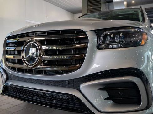 Certified 2026 Mercedes-Benz GLS 450 4MATIC image 9