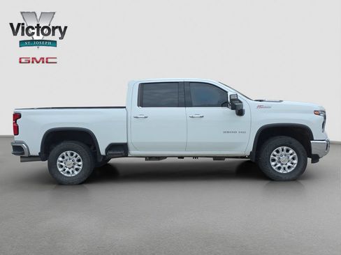 Used 2024 Chevrolet Silverado 3500 LTZ w/ LTZ Plus Package AWD/4WD image 18
