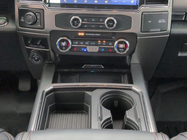 Used 2022 Ford F250 Platinum w/ FX4 Off-Road Package AWD/4WD image 19