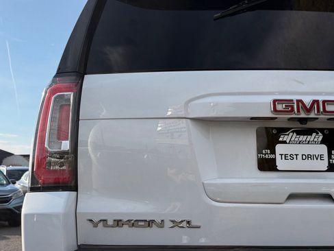 Used 2020 GMC Yukon XL SLE w/ SLE Value Package RWD image 9