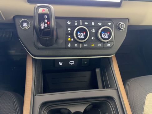 Used 2022 Land Rover Defender 110 X-Dynamic SE image 20