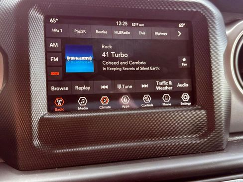 Used 2022 Jeep Gladiator Sport image 15