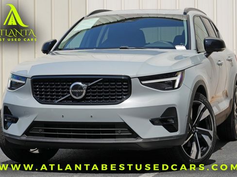 Used 2024 Volvo XC40 B5 Ultimate w/ Protection Package Premier AWD/4WD image 1