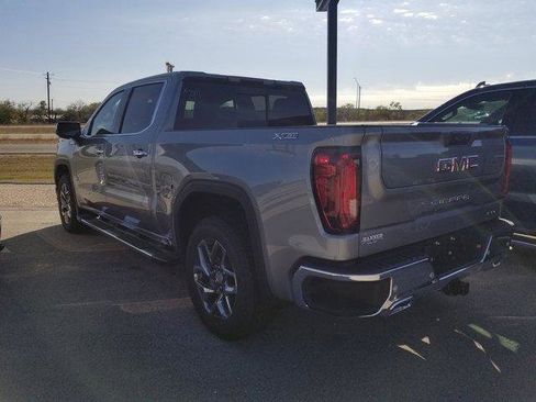New 2026 GMC Sierra 1500 SLT image 3