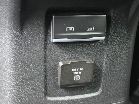 Used 2022 Jeep Wrangler Unlimited Sahara AWD/4WD image 19