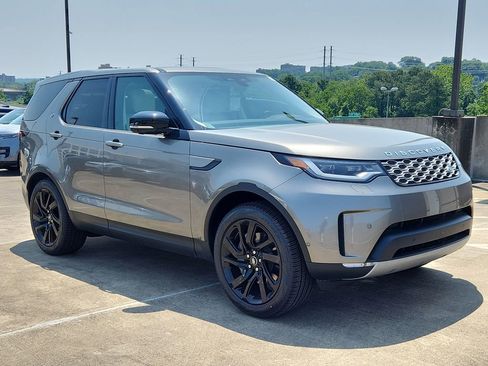 Used 2025 Land Rover Discovery S AWD/4WD image 10