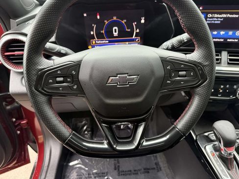 Used 2024 Chevrolet Trax RS w/ Sunroof Package FWD image 20