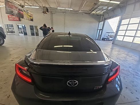 Used 2023 Toyota GR86 Premium image 5