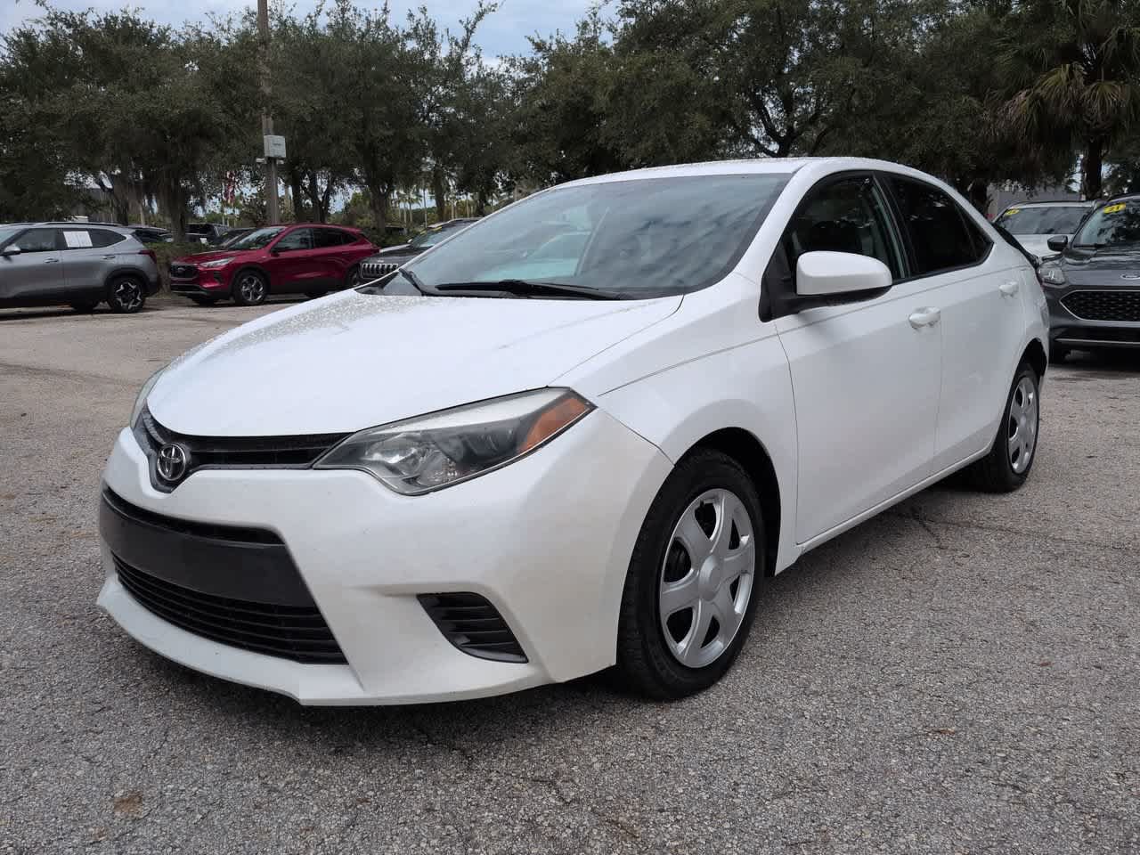 Used 2015 Toyota Corolla LE FWD image 2
