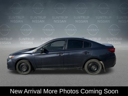 Used 2017 Subaru Impreza 2.0i image 2