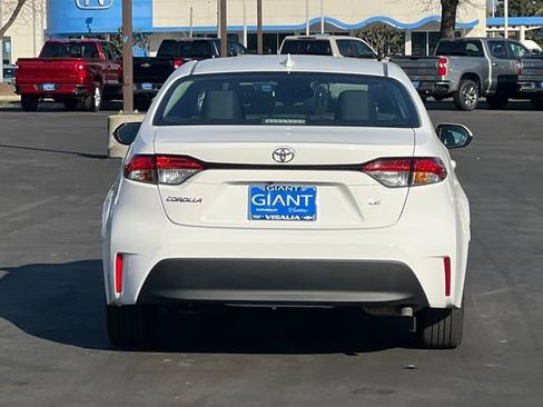 Used 2023 Toyota Corolla LE image 5