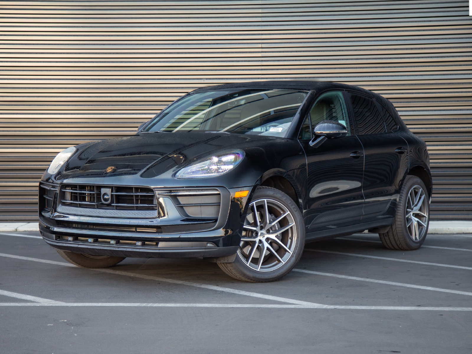 Certified 2026 Porsche Macan AWD/4WD image 1