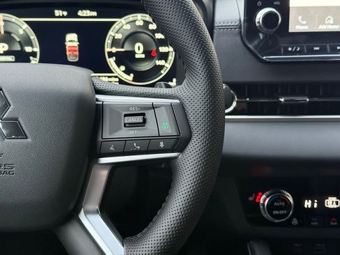 New 2025 Mitsubishi Outlander SEL Black Edition image 11