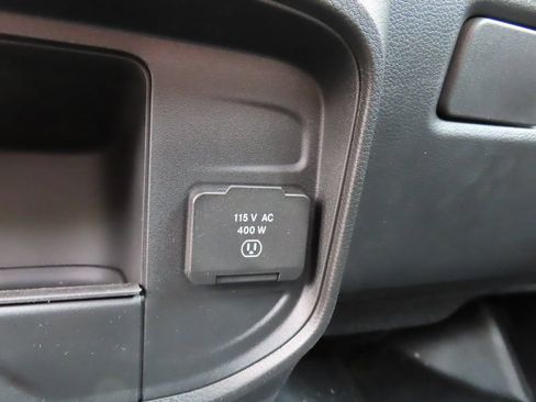 New 2024 RAM 2500 Tradesman w/ Chrome Appearance Group AWD/4WD image 9