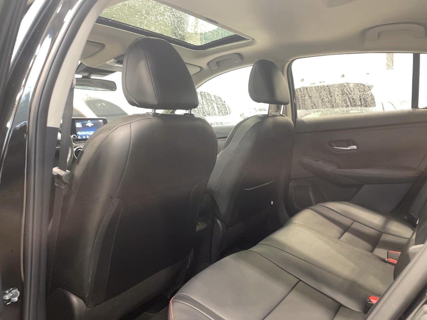 Used 2025 Nissan Sentra SR w/ SR Premium Package FWD image 7