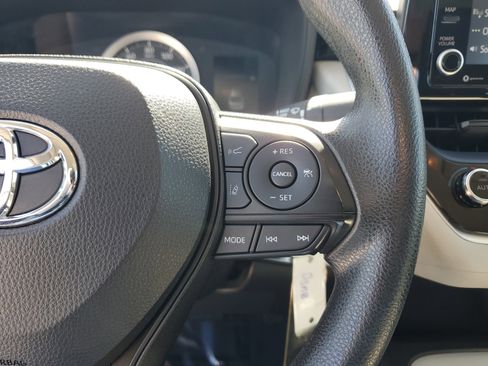 Used 2022 Toyota Corolla LE image 30
