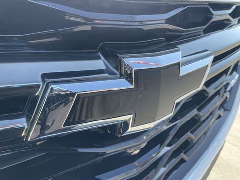 Used 2023 Chevrolet Traverse RS image 32