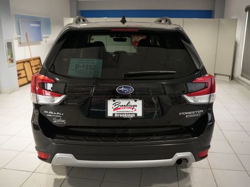 Used 2021 Subaru Forester Touring image 8