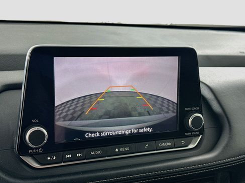 Used 2025 Nissan Rogue SV FWD image 22