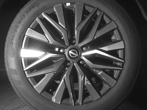 Used 2025 Nissan Altima 2.5 SV FWD image 15