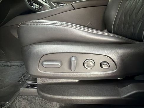Certified 2022 Buick Enclave Avenir w/ Avenir Technology Package AWD/4WD image 12