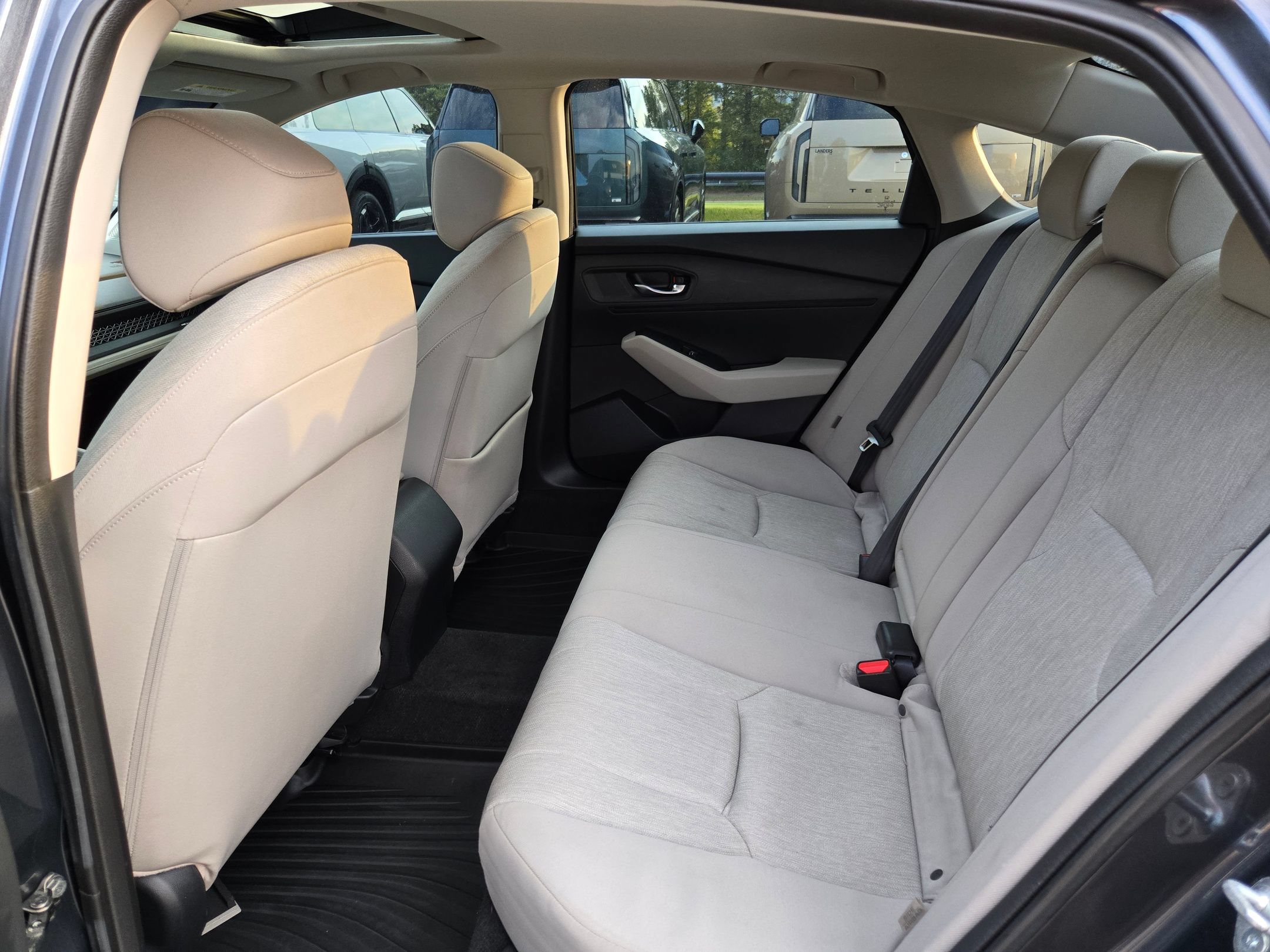 Used 2023 Honda Accord EX image 36