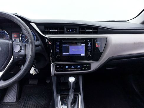 Used 2018 Toyota Corolla LE w/ Carpet Mat Package (TMS) image 4