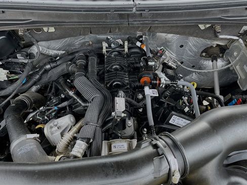 Used 2024 Ford Expedition XLT image 31