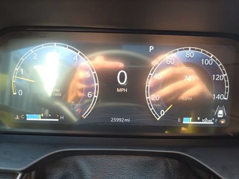Certified 2025 Jeep Grand Cherokee Altitude AWD/4WD image 12