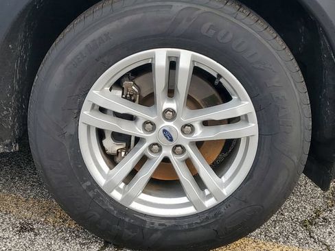 Certified 2023 Ford Explorer XLT w/ Equipment Group 202A AWD/4WD image 5