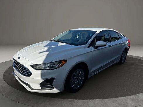 Used 2019 Ford Fusion S image 5