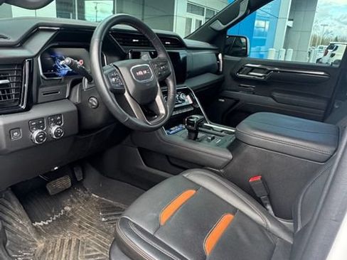 Used 2023 GMC Sierra 1500 AT4 w/ AT4 Premium Package AWD/4WD image 9