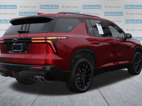 Used 2024 Chevrolet Traverse LT w/ Midnight/Sport Edition image 6