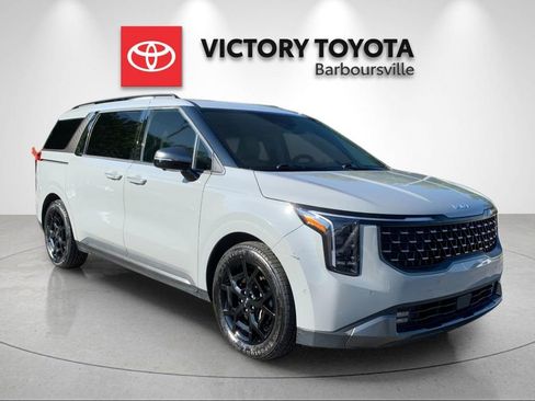 Used 2025 Kia Carnival SX w/ SX Dark Edition Package FWD image 5