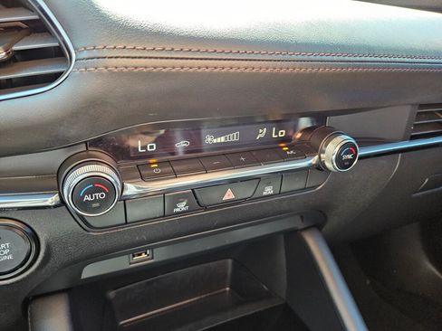 Used 2019 MAZDA MAZDA3 Sedan FWD image 23