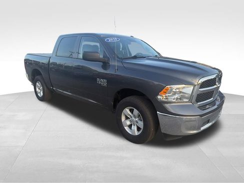 Used 2022 RAM 1500 Classic SLT AWD/4WD image 3