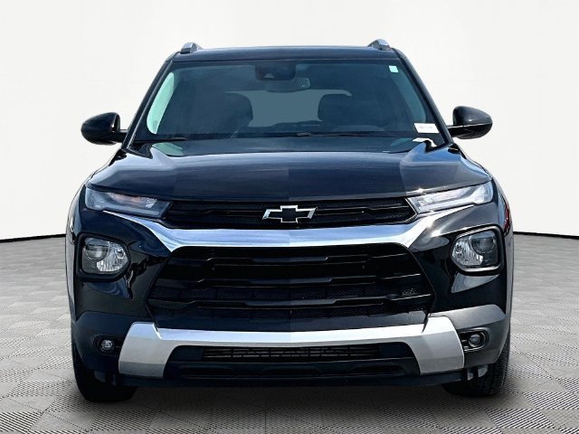 Used 2023 Chevrolet TrailBlazer LT w/ Convenience Package FWD image 2