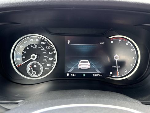 Used 2023 Genesis G70 2.0T image 17