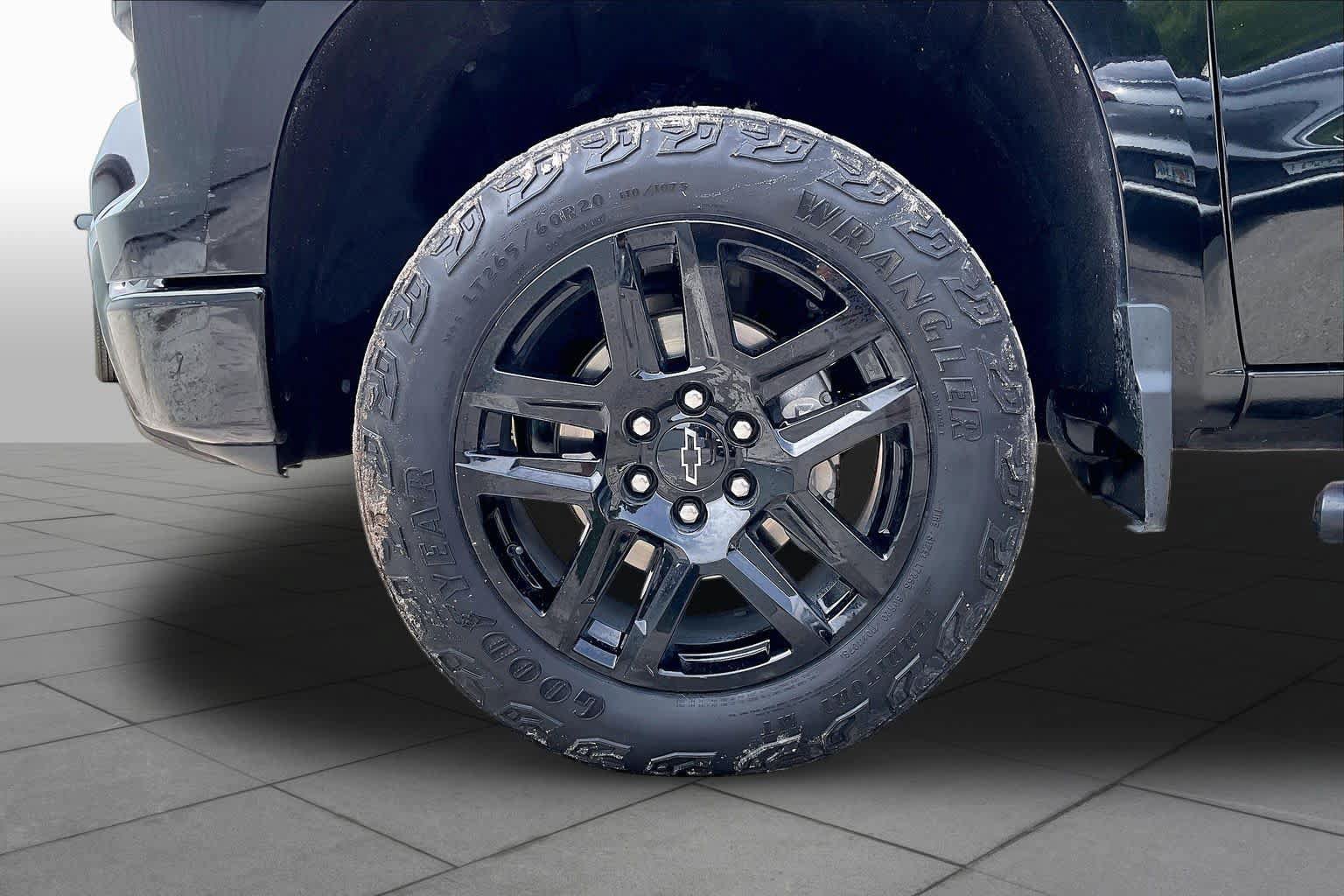 Used 2023 Chevrolet Silverado 1500 LT Trail Boss w/ LT Trail Boss Premium Package AWD/4WD image 10