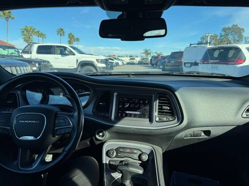 Used 2019 Dodge Challenger SXT w/ Blacktop Package image 9