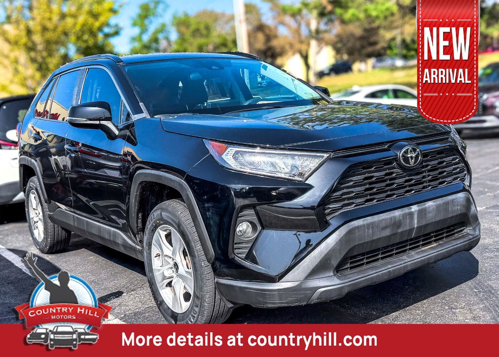 Used 2021 Toyota RAV4 XLE FWD image 1