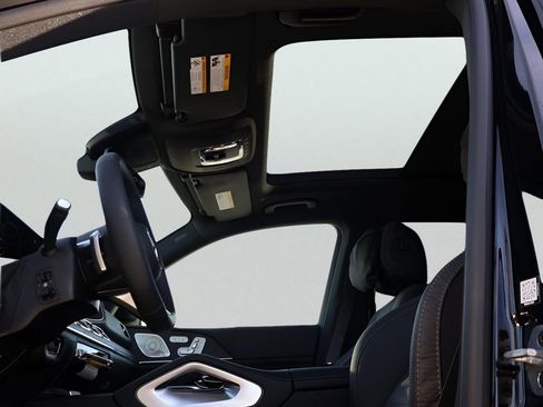 New 2026 Mercedes-Benz GLS 450 4MATIC image 40