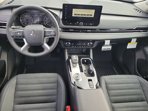New 2026 Mitsubishi Outlander SE FWD image 16
