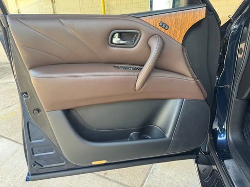 Used 2017 INFINITI QX80 4WD image 13