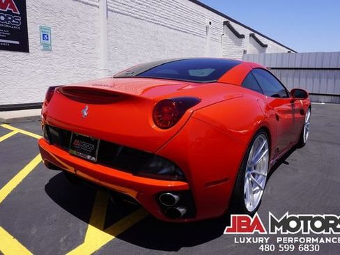Used 2014 Ferrari California RWD image 43