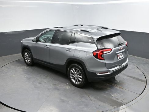 Used 2024 GMC Terrain SLT AWD/4WD image 15