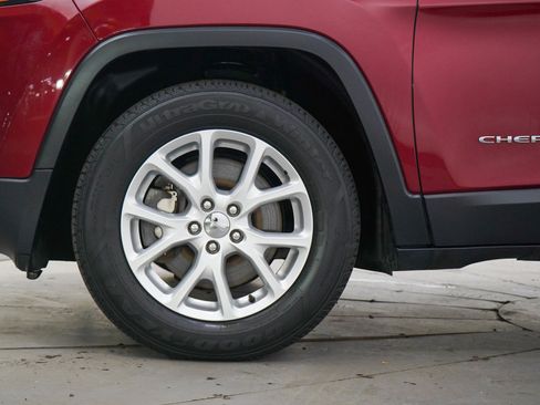 Used 2015 Jeep Cherokee Latitude AWD/4WD image 27