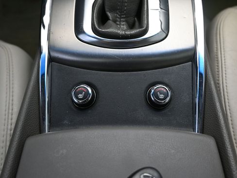 Used 2010 INFINITI G37 Journey w/ Premium Pkg image 37